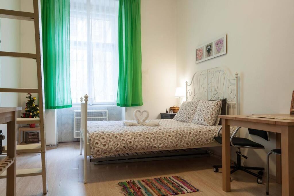 Ferienwohnung Fun + Easy In The Center Of Prague! Exterior foto